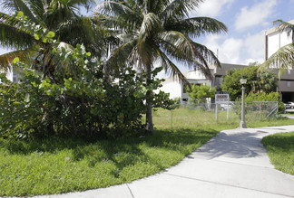 Plus de détails pour 2524 Hallandale Beach Blvd, Hallandale Beach, FL - Terrain à vendre