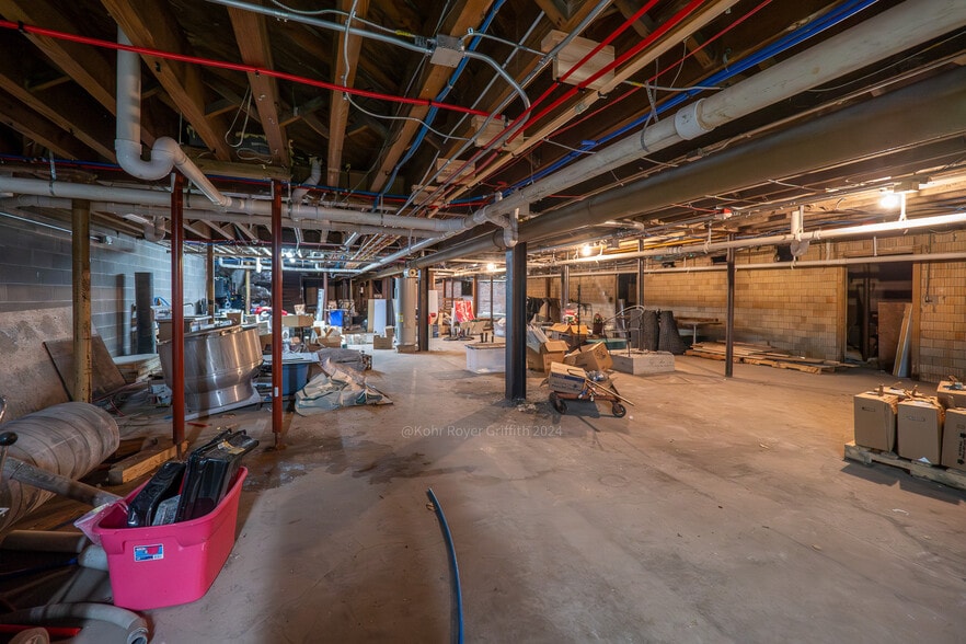 143 W Center St, Marion, OH for lease - Building Photo - Image 3 of 11