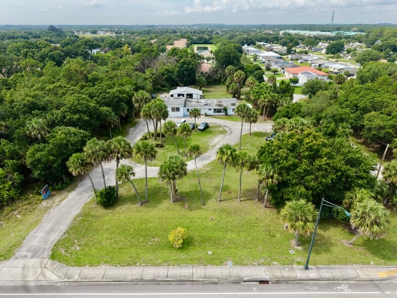 7775 20th St, Vero Beach, FL à vendre - Photo du bâtiment - Image 1 de 6