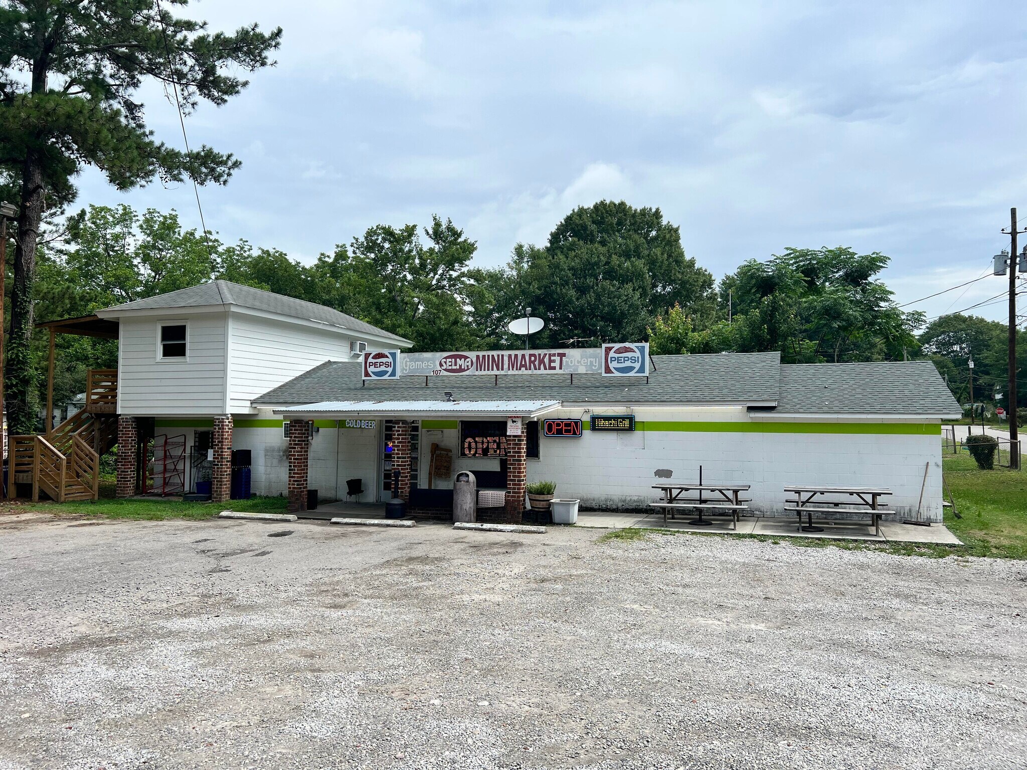 107 N Church St, Selma, NC à louer Photo principale- Image 1 de 7