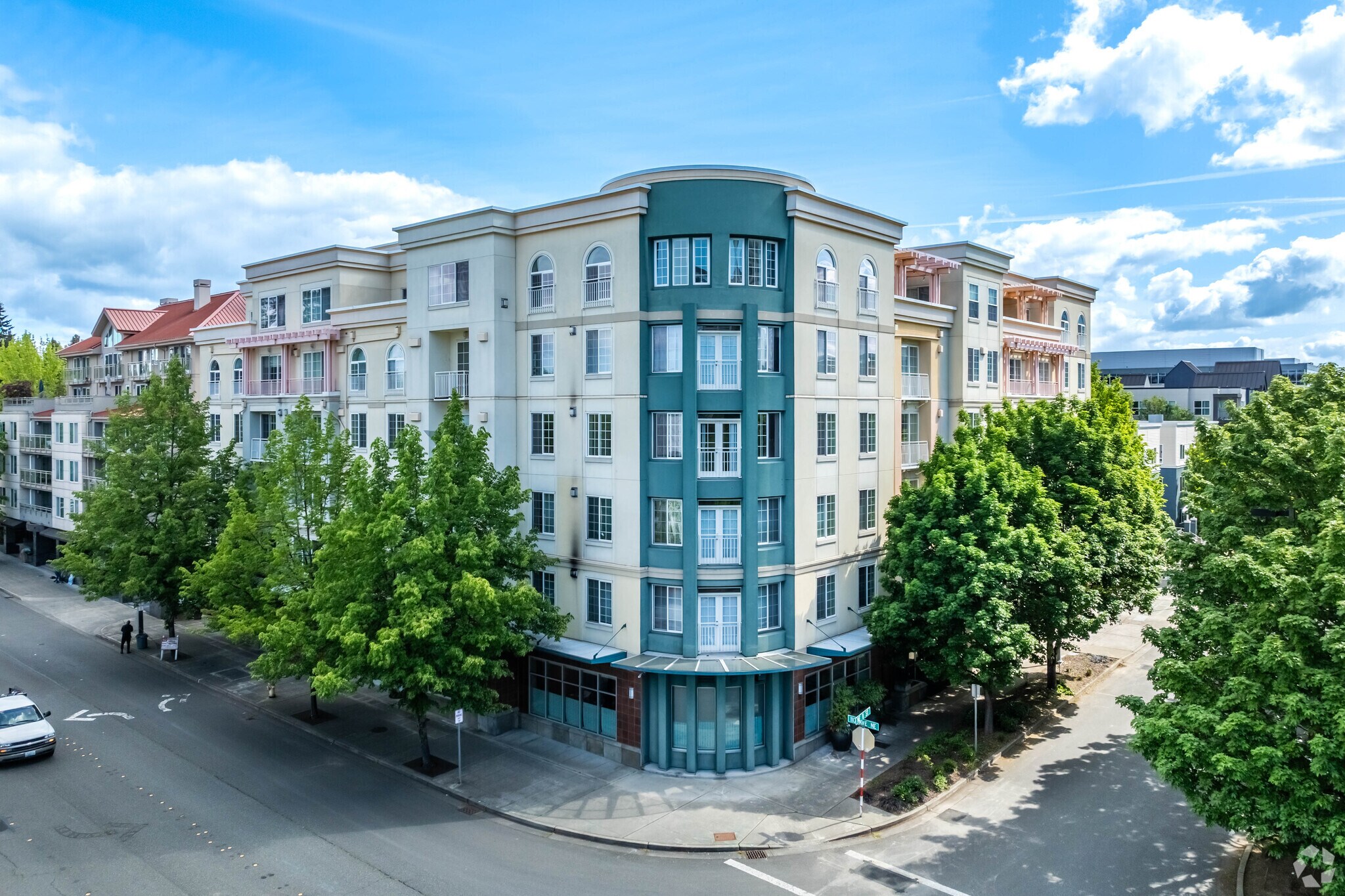 11004 NE 11th St, Bellevue, WA à louer Photo principale- Image 1 de 8