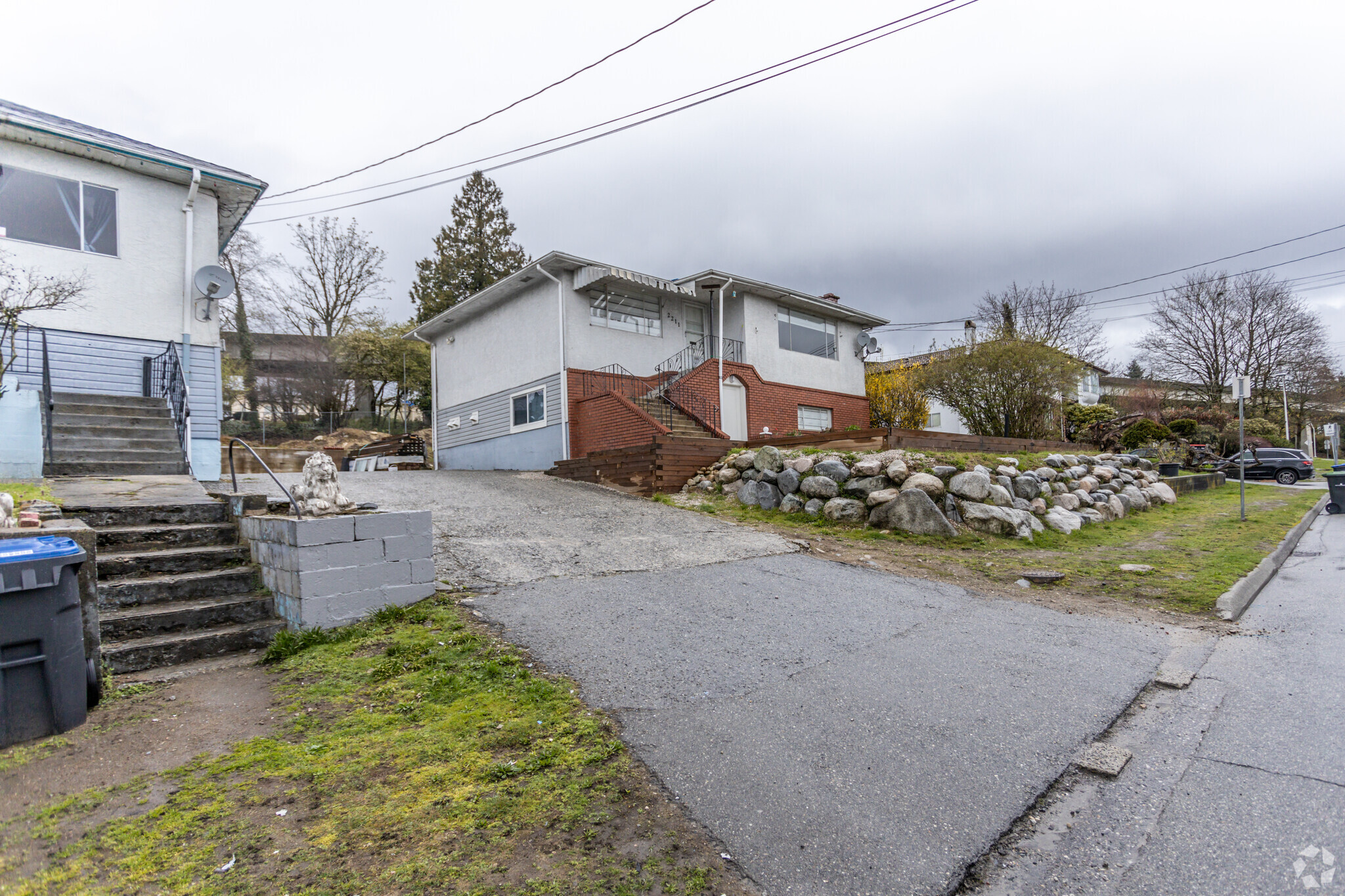 2207-2215 Seventh Av, New Westminster, BC for sale Primary Photo- Image 1 of 3