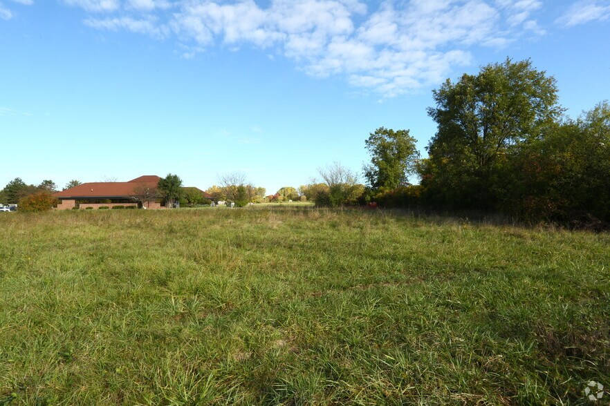 000 Walli Strasse Dr, Burton, MI à vendre - Photo principale - Image 1 de 1