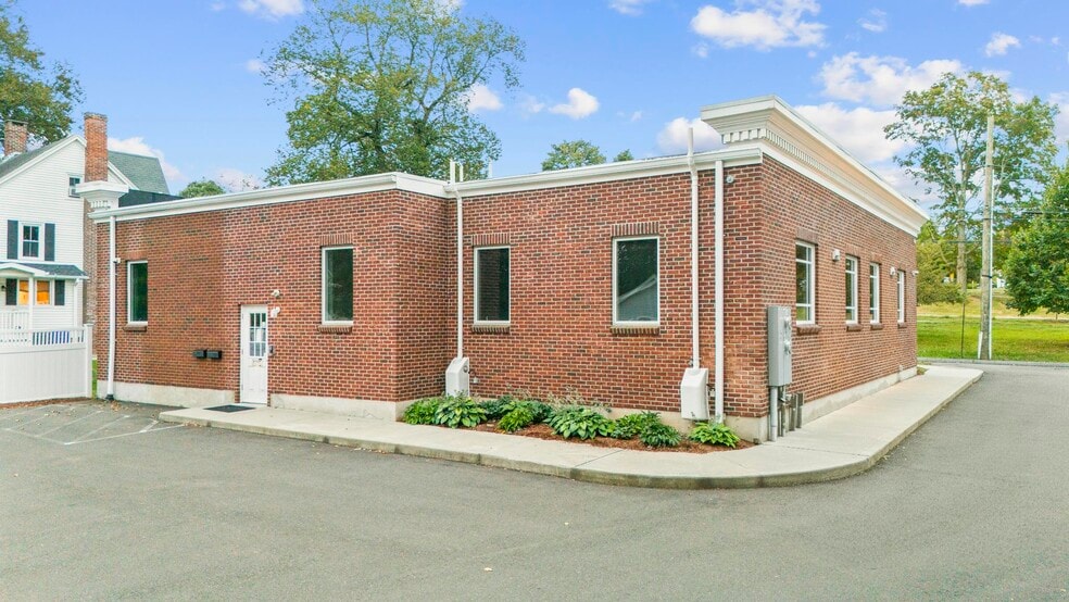 698 Main St, Branford, CT for sale - Building Photo - Image 2 of 39