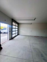 2600 NE Division St, Bend, OR à louer Photo intérieure- Image 1 de 2