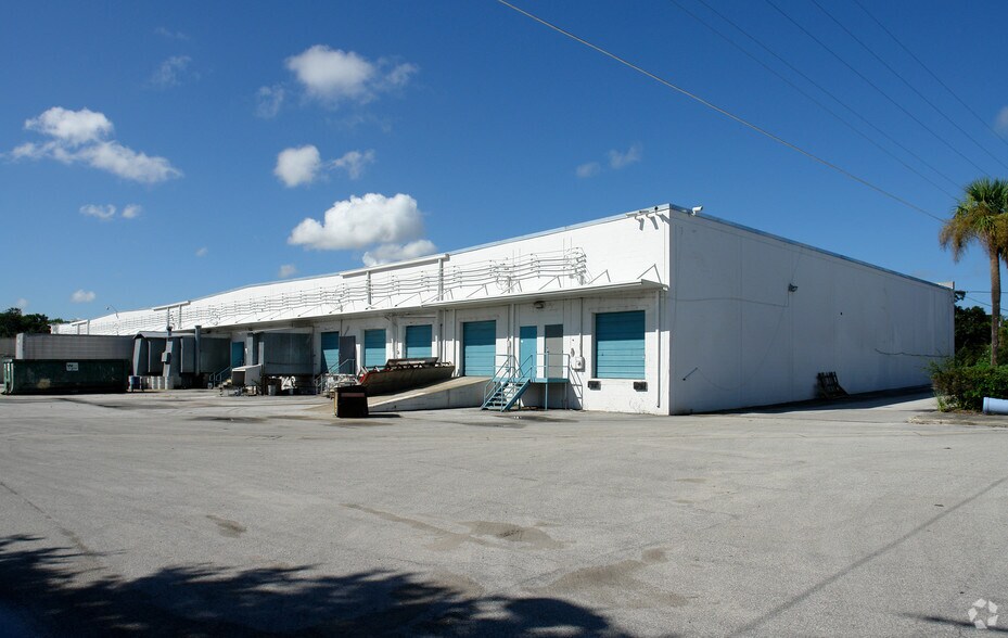 6121-6131 Anno Ave, Orlando, FL à louer - Photo du bâtiment - Image 2 de 17