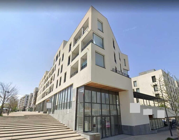 Bureau dans Sathonay-Camp à louer - Photo du bâtiment - Image 2 de 6