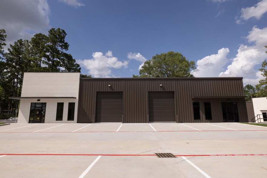3513 N Loop 336 W, Conroe, TX à vendre - Photo du bâtiment - Image 3 de 19