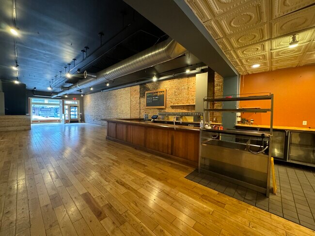 Plus de détails pour 115-117 S Main St, Chelsea, MI - Commerce de détail à louer