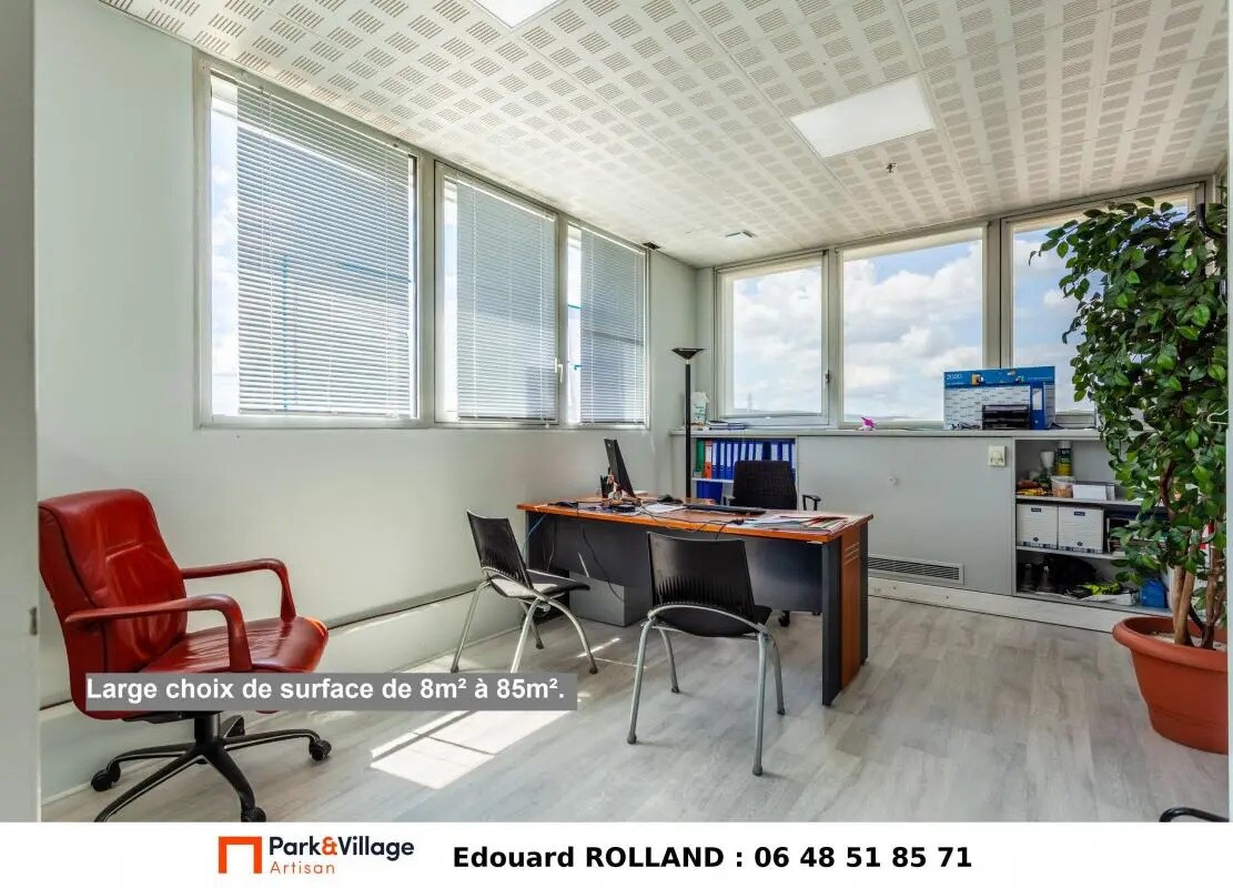 Office in Rillieux-la-Pape for lease Interior Photo- Image 1 of 5