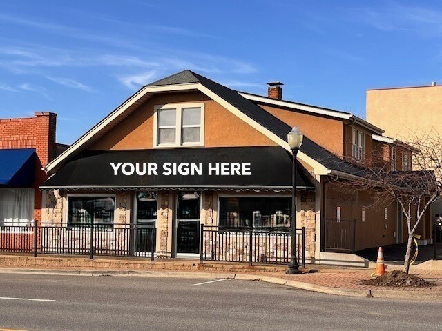 11216 Johnson Dr, Shawnee, KS à vendre Photo du bâtiment- Image 1 de 1