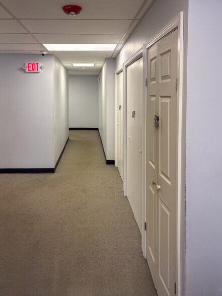 120 Webster St, Pawtucket, RI à vendre - Photo du bâtiment - Image 3 de 76