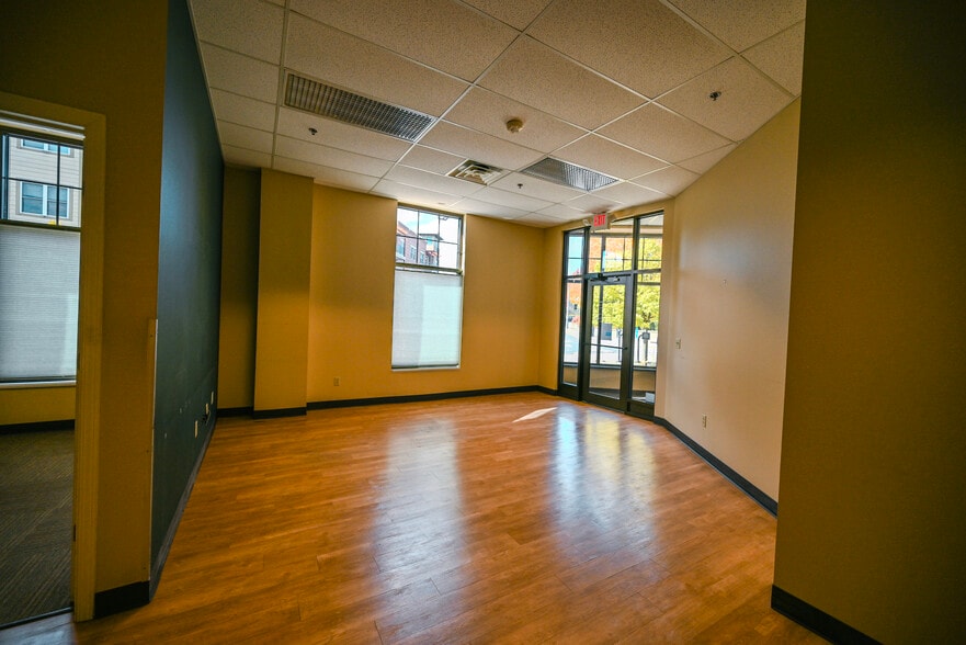 351 E Main St, Sun Prairie, WI for lease - Building Photo - Image 2 of 26