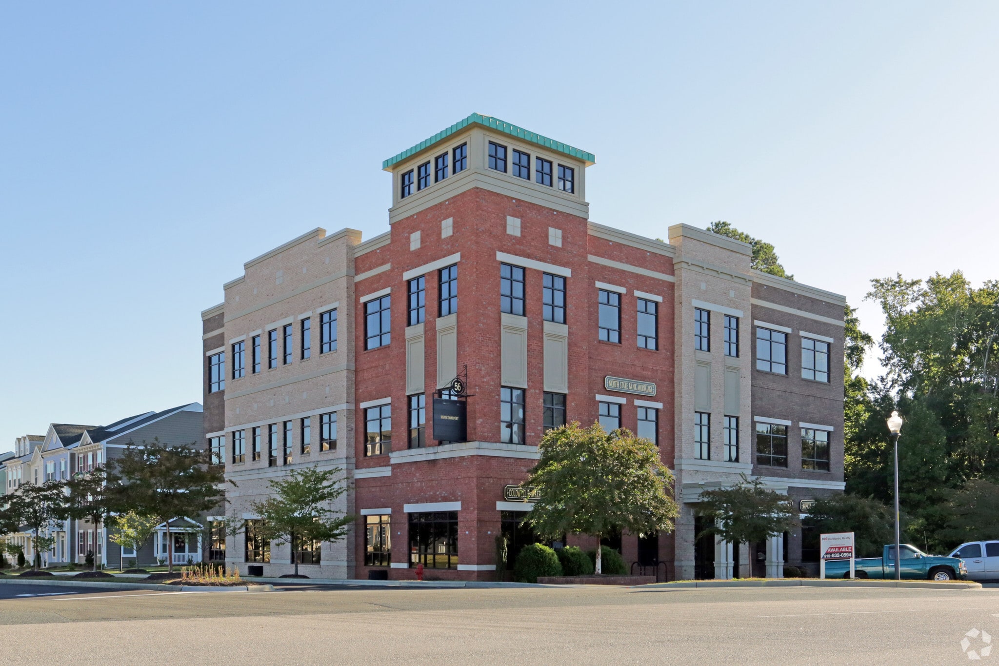 56 Hunter St, Apex, NC for sale Primary Photo- Image 1 of 1