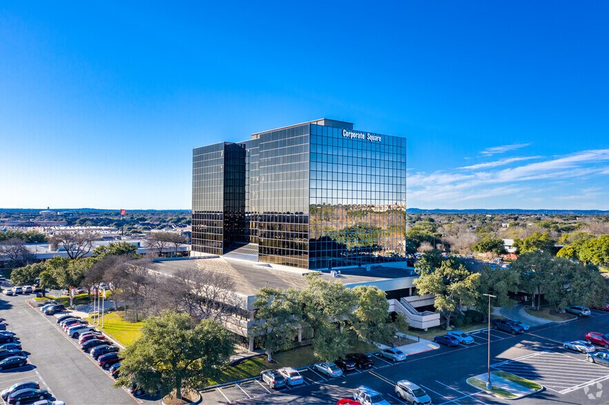 4801 NW Loop 410, San Antonio, TX à louer - Photo du bâtiment - Image 1 de 12