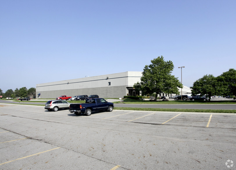 4401-4419 Equity Dr, Columbus, OH for lease - Building Photo - Image 3 of 11