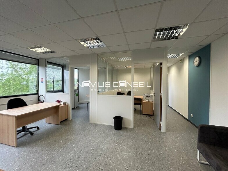 Office in Labège for lease - Interior Photo - Image 3 of 4