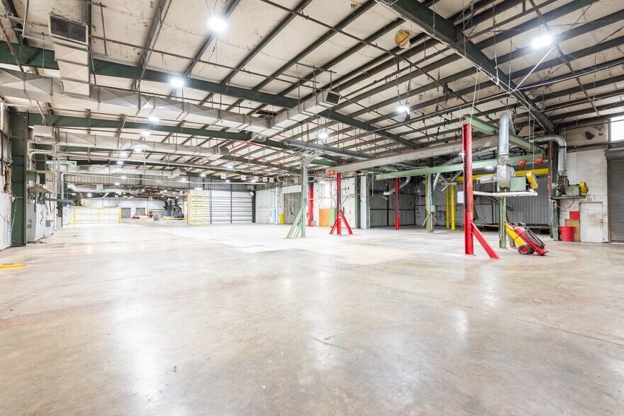 221 Fabritek Dr, Columbus, MS à vendre - Photo du bâtiment - Image 3 de 35