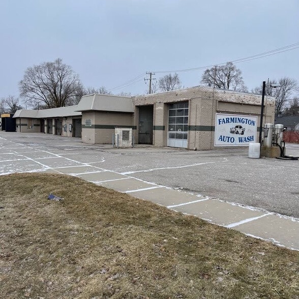 30544 Grand River Ave, Farmington Hills, MI for sale - Building Photo - Image 1 of 20