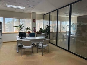 Office in Alcobendas, Madrid for lease Interior Photo- Image 2 of 12