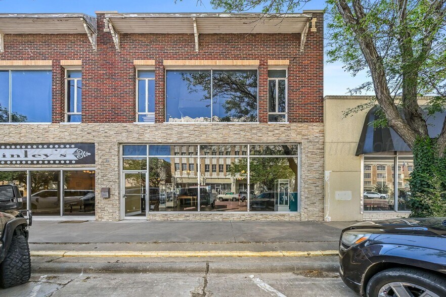 119 W Kingsmill Ave, Pampa, TX à vendre - Photo du bâtiment - Image 2 de 19