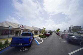 3028-3040 E Commercial Blvd, Fort Lauderdale, FL for lease Interior Photo- Image 2 of 8