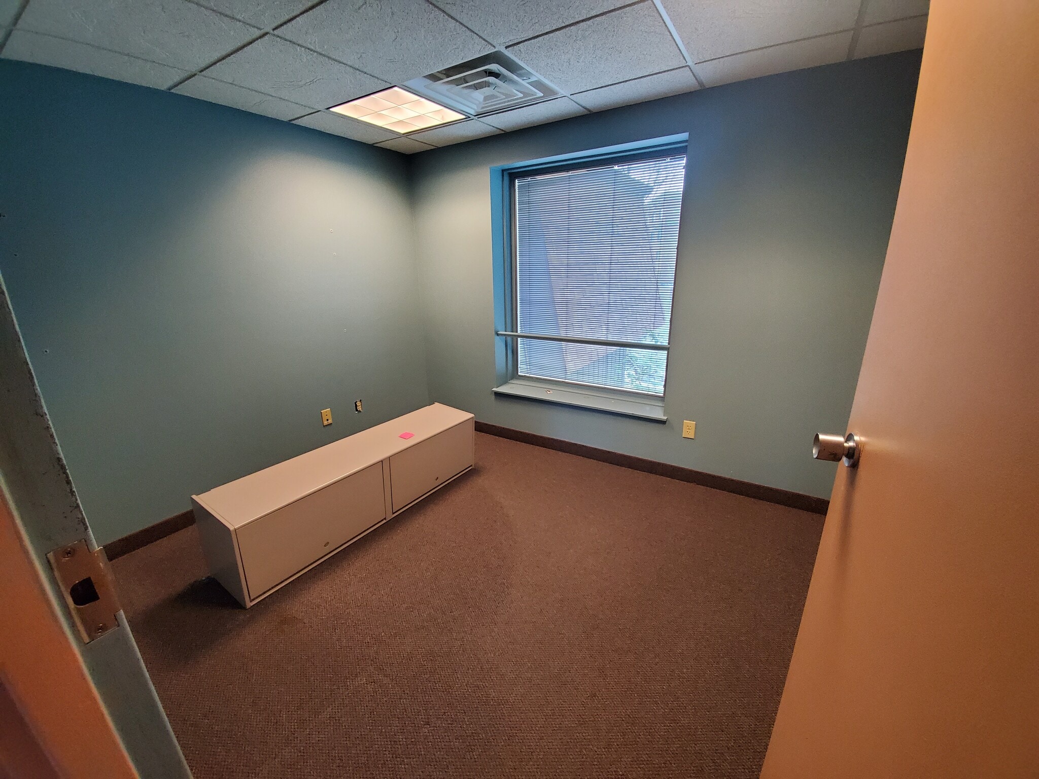 640 Kreag Rd, Pittsford, NY for sale Interior Photo- Image 1 of 13