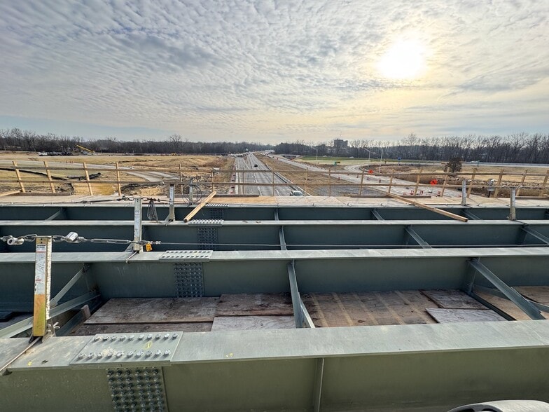 Downtown Gateway B3 - 2 Adjacent Corners portfolio of 2 properties for sale on LoopNet.ca - Construction Photo - Image 2 of 27