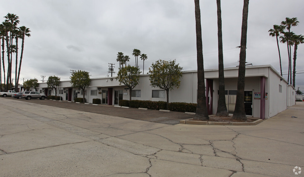 2233-2247 S Grand Ave, Santa Ana, CA for sale - Primary Photo - Image 1 of 1