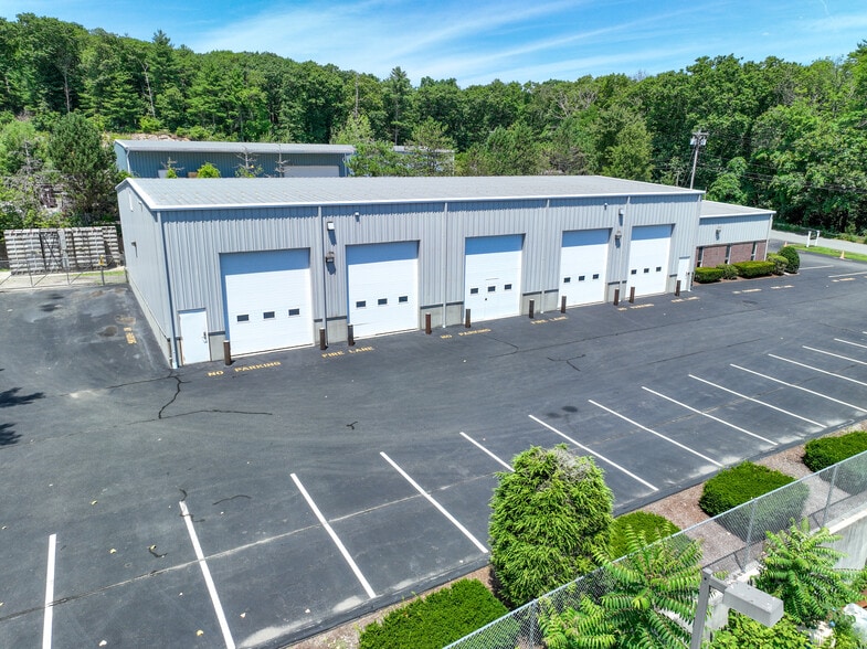 69 E Belcher Rd, Foxborough, MA for lease - Building Photo - Image 1 of 9
