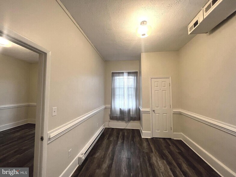 121-125 N Main St, Woodstock, VA à vendre - Photo du bâtiment - Image 2 de 47