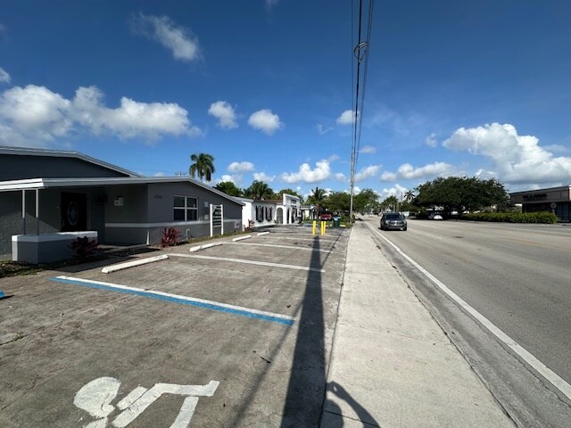 6740 Taft St, Hollywood, FL à louer - Photo du bâtiment - Image 2 de 18