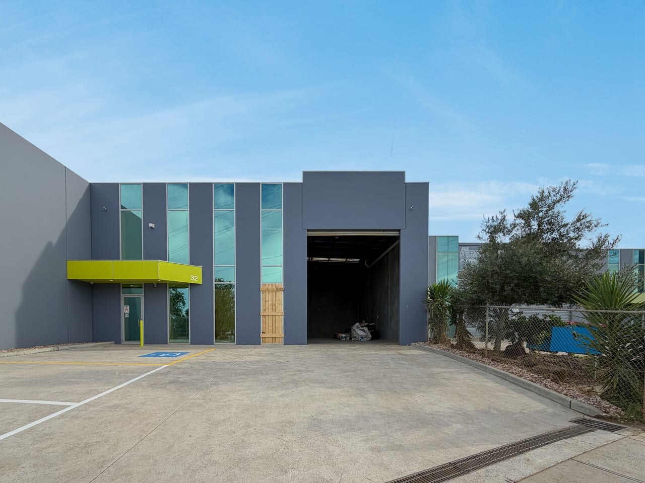 32 Fuller Rd, Ravenhall for lease Primary Photo- Image 1 of 3
