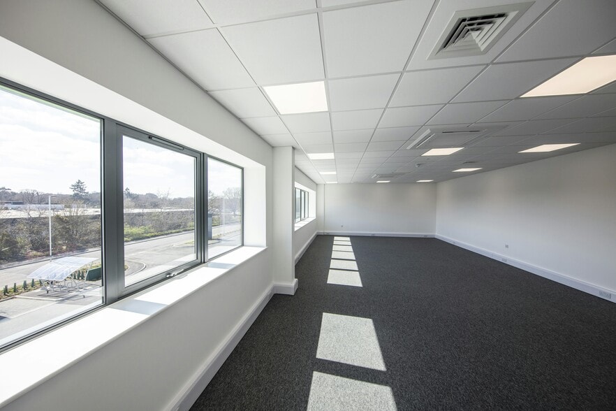 Vulcan Way, Wimborne for lease - Interior Photo - Image 2 of 9