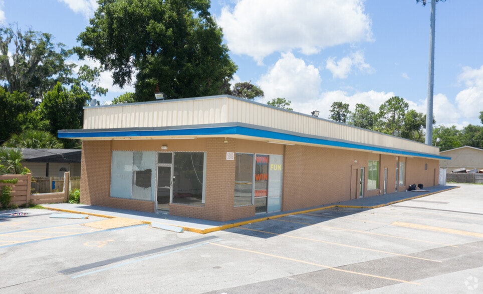 5907-5933 Merrill Rd, Jacksonville, FL for lease - Building Photo - Image 3 of 5