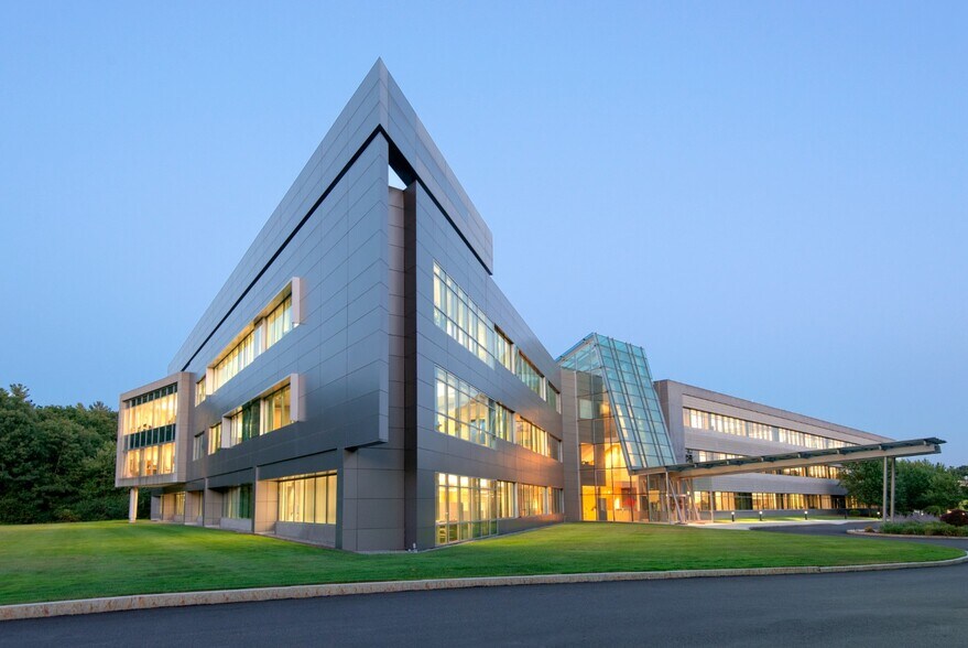 290 Concord Rd, Billerica, MA à louer - Photo du bâtiment - Image 2 de 7