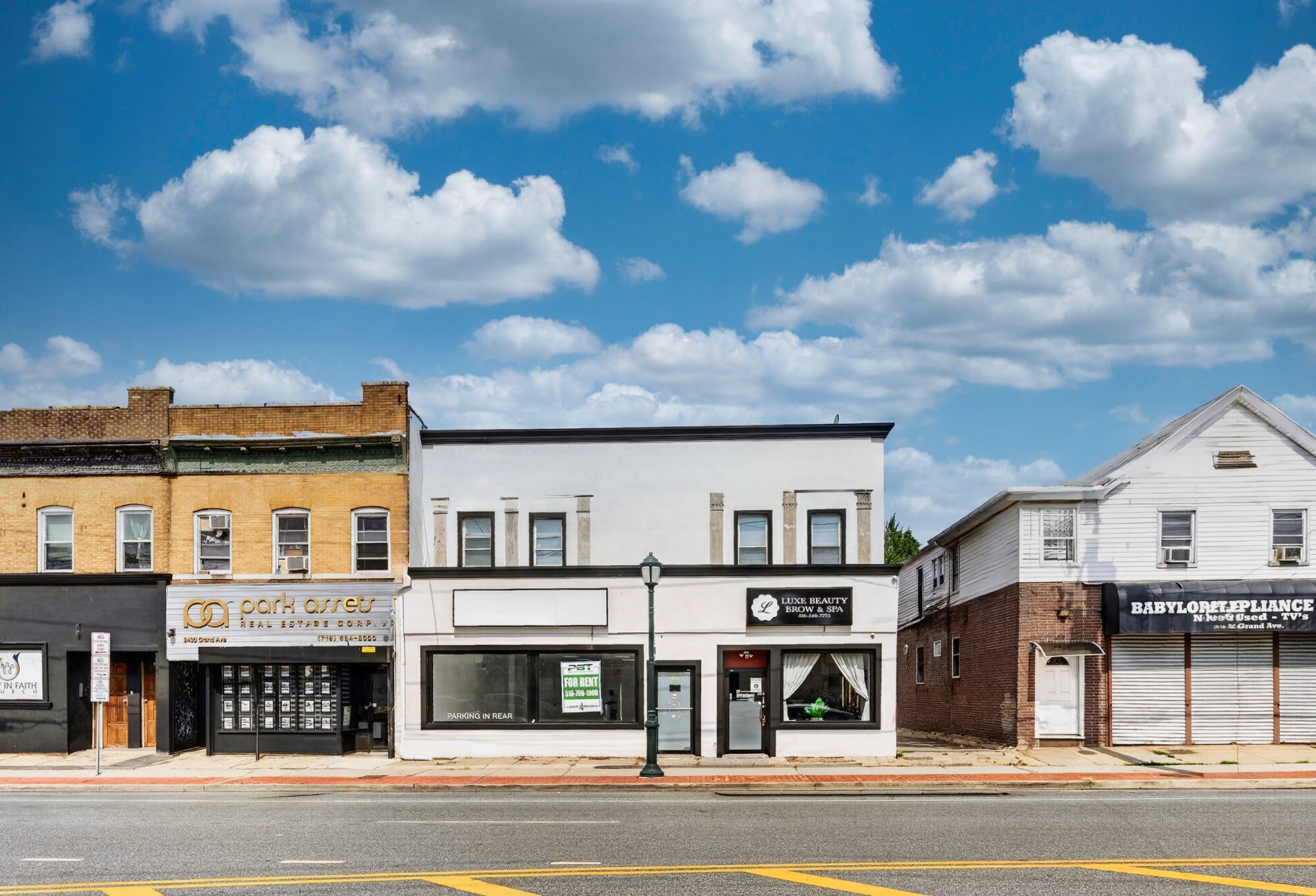 2426-2428 Grand Ave, Baldwin, NY à louer Photo du bâtiment- Image 1 de 6