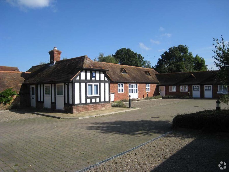 Parvis Rd, West Byfleet à vendre - Photo principale - Image 1 de 1