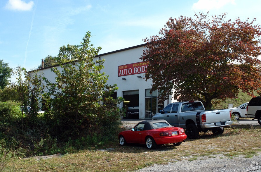 739 Downingtown Pike, West Chester, PA for lease - Building Photo - Image 2 of 6