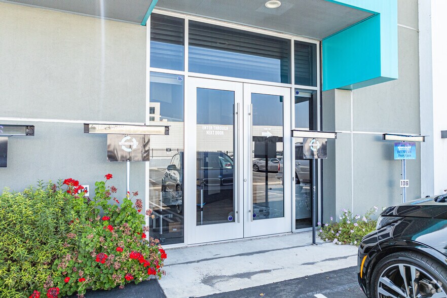 217-277 S Lake St, Burbank, CA à vendre - Photo du bâtiment - Image 2 de 6