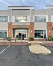 500-580 Union Square Dr, New Hope, PA for lease Building Photo- Image 2 of 8