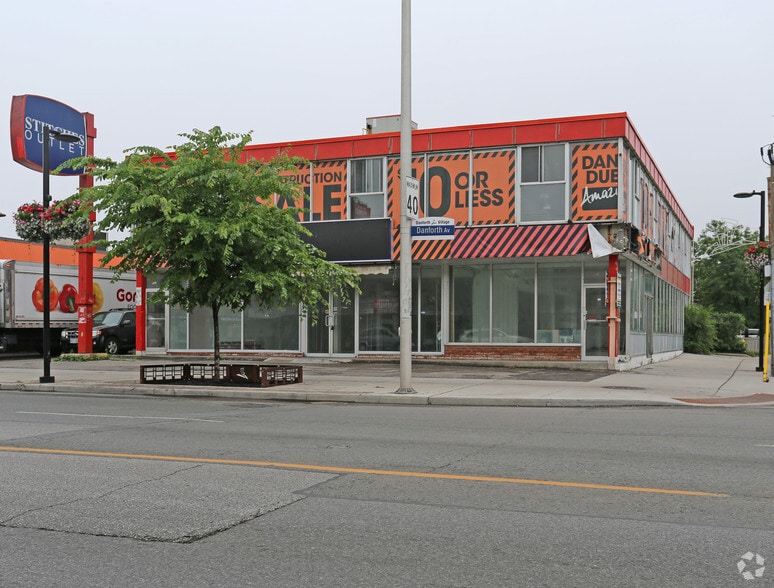 2921-2925 Danforth Ave, Toronto, ON for sale - Primary Photo - Image 1 of 1