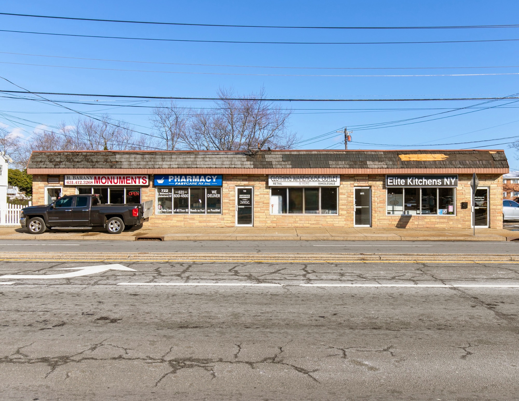 718-724 N Wellwood Ave, Lindenhurst, NY for sale Primary Photo- Image 1 of 23