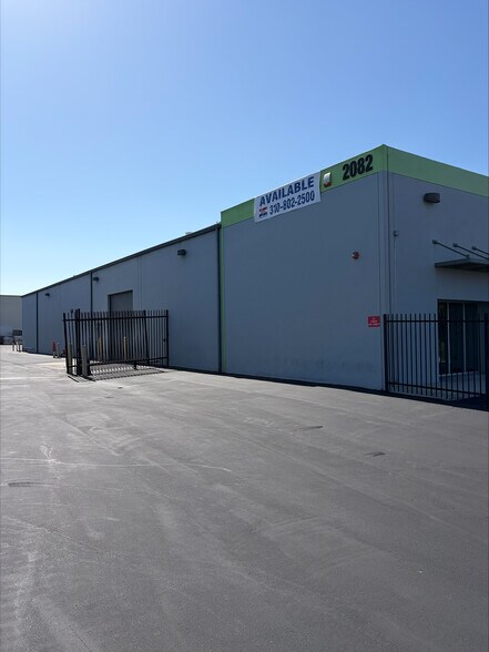 2082 E Gladwick St, Rancho Dominguez, CA à louer - Photo du bâtiment - Image 3 de 19