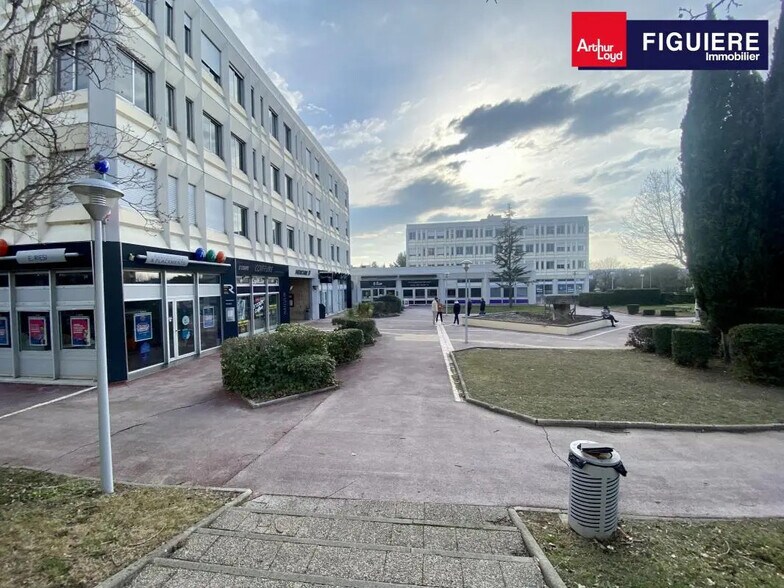 80 Rue Charles Duchesne, Aix-en-Provence à louer - Photo du bâtiment - Image 3 de 7