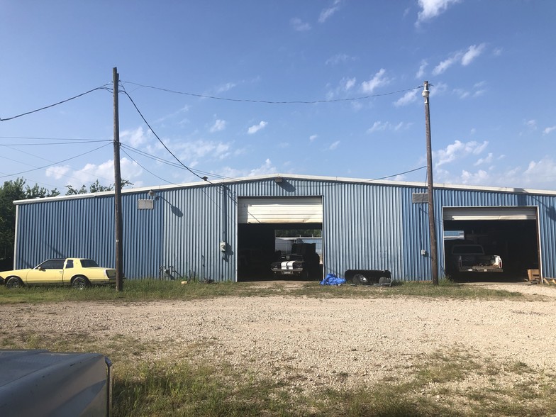 1400 W Marvin Ave, Waxahachie, TX à vendre - Photo du bâtiment - Image 3 de 22
