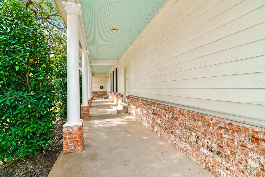 800 Jackson St, Richmond, TX à vendre - Photo du bâtiment - Image 3 de 38