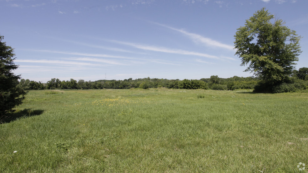 19704 W Main St, Lannon, WI for sale - Primary Photo - Image 1 of 1