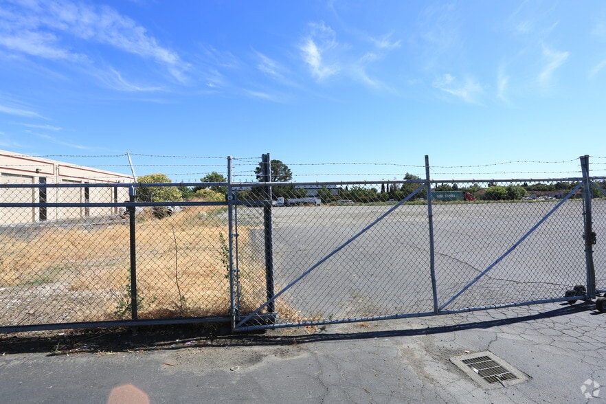 1891 Woolner Ave, Fairfield, CA for lease - Building Photo - Image 1 of 6
