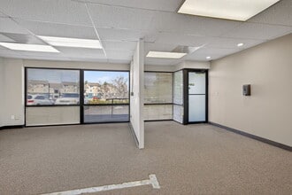 12860 W Cedar Dr, Lakewood, CO à louer Photo intérieure- Image 2 de 13